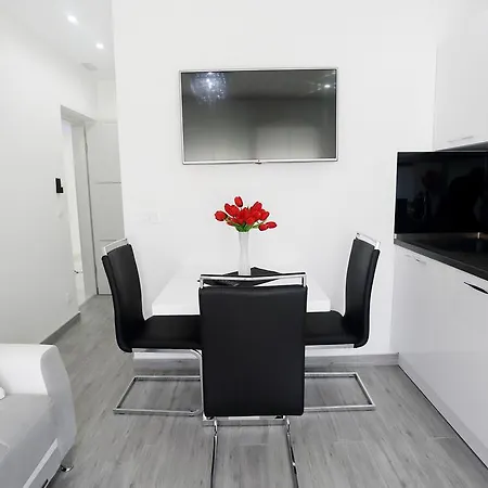 Apartament Taratta 1 *